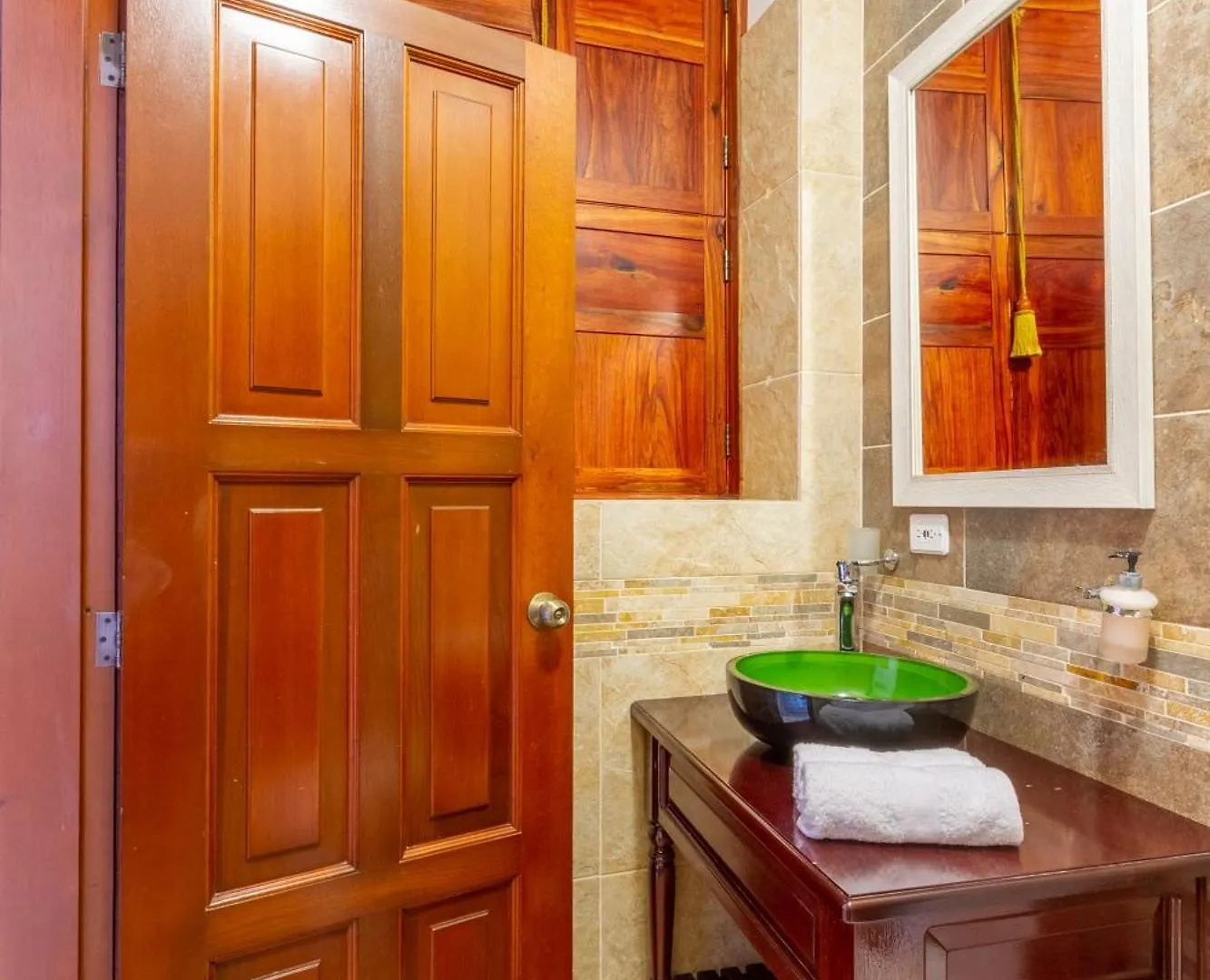 Casa Carambolo Bed & Breakfast Cali
